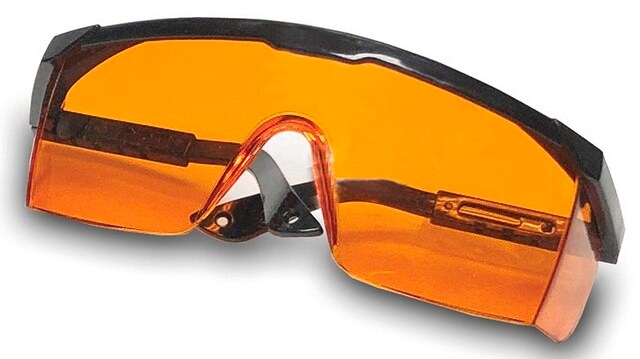 Benchmark ”SmartBlue” Viewing Glasses