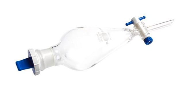 Pyrex&#174; Squibb separatory funnel, PE stopper, PTFE stopcock capacity 125&#160;mL