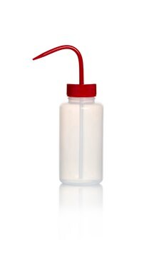 Azlon&nbsp;Square Shoulder Safety Wash Bottles With Driplok Vapor Venting wide-neck, low-density polyethylene bottle, red polypropylene closure, capacity 1000&#160;mL